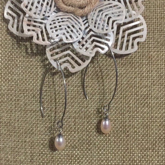 The Metal Daisy Jewelry - Peach Freshwater Pearl Threader Earrings